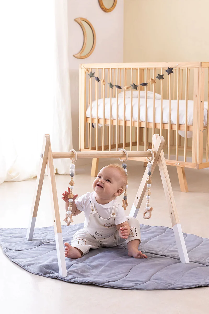 Découvrez nos conseils pour stimuler le développement de bébé avec des jeux d'éveil selon l'âge